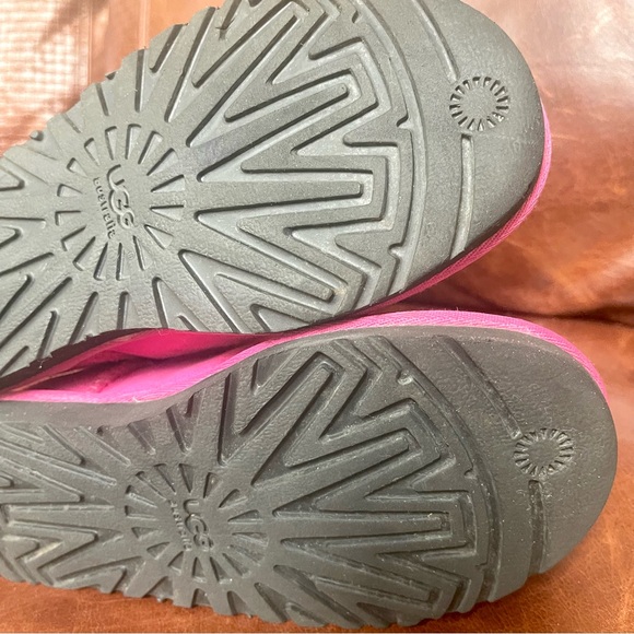 UGG Australia Genuine Sheepskin Boots In Pink Raspberry Sorbet Color Girls Sz 5 - Picture 15 of 16